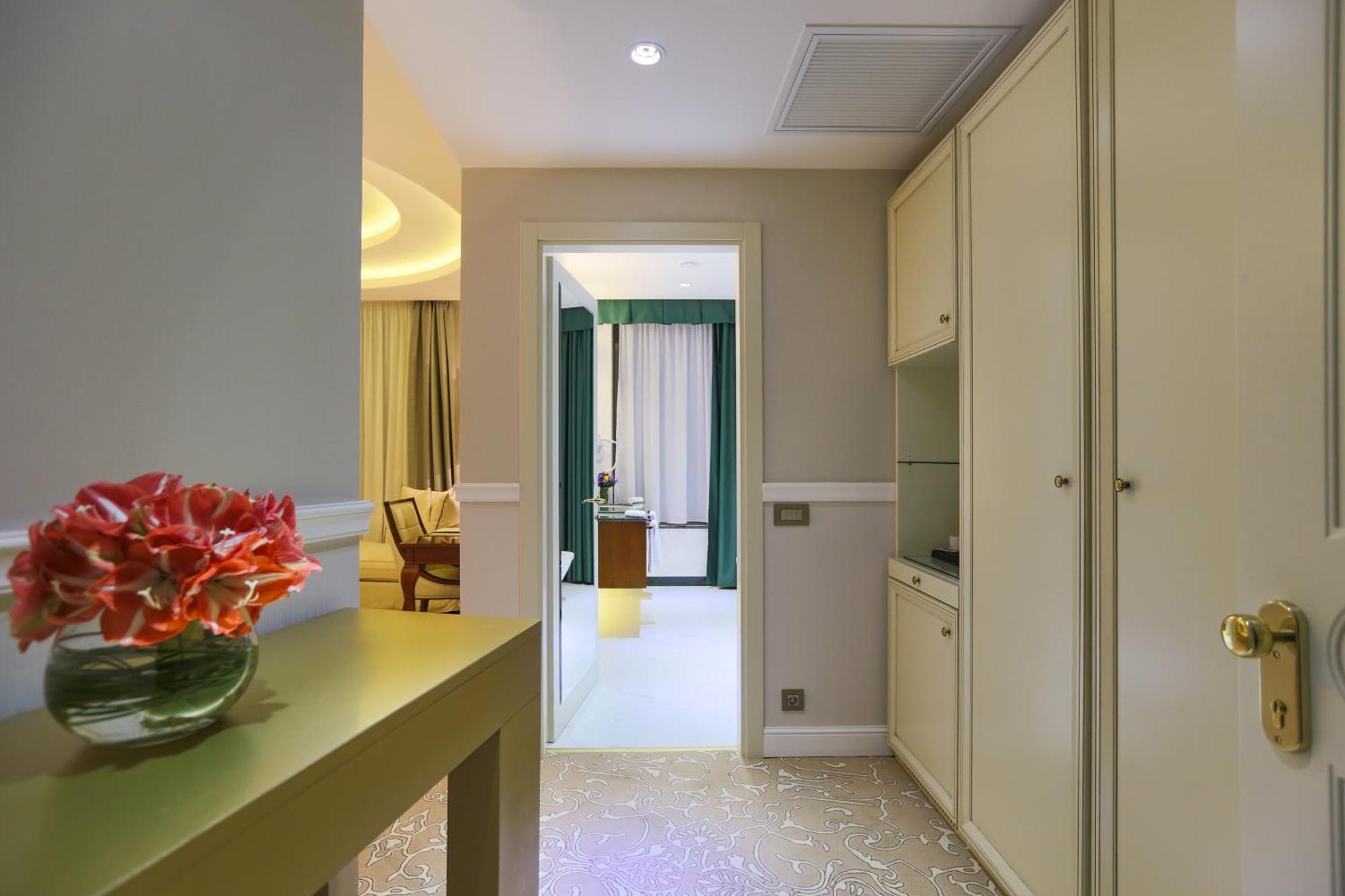 Hotel International Ясси Номер фото